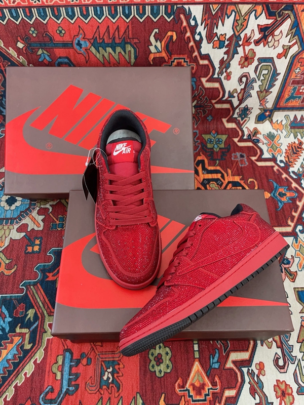 ナイキ靴正面デザイン